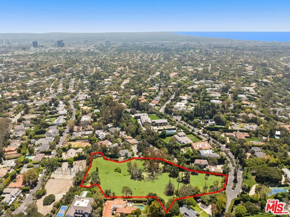 12 Oakmont Drive Los Angeles, CA 90049