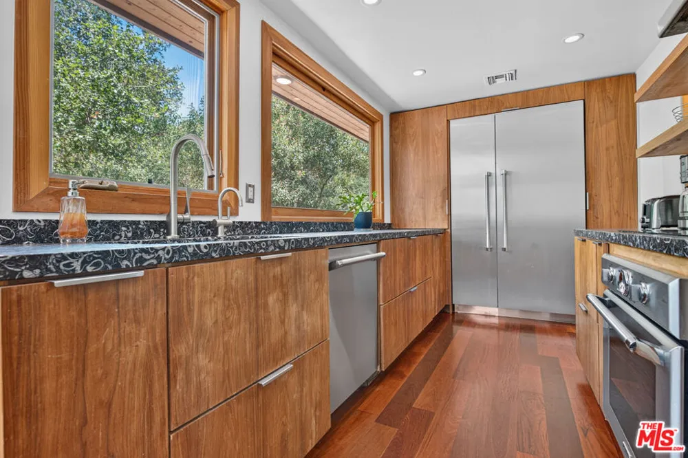 1738 Topanga Skyline Drive Topanga, CA 90290