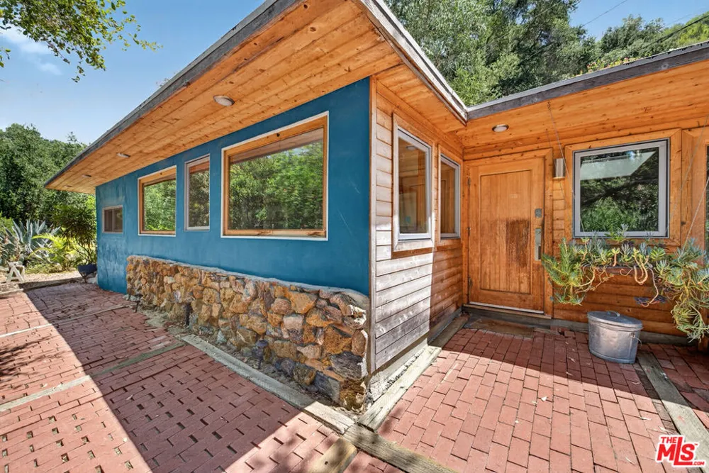 1738 Topanga Skyline Drive Topanga, CA 90290