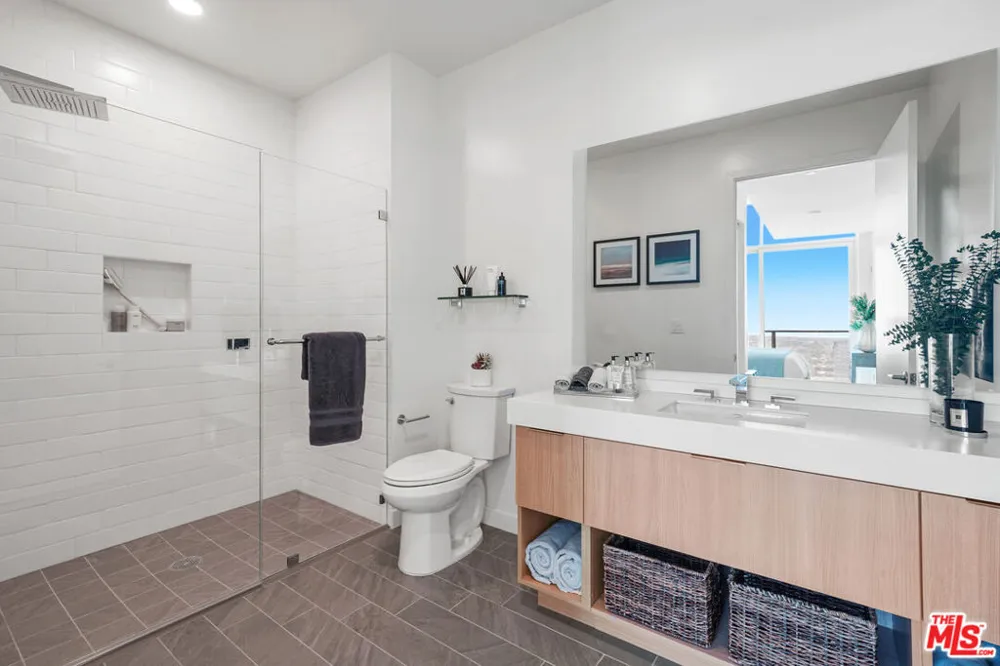 11750 Wilshire Boulevard #3405 Los Angeles, CA 90025