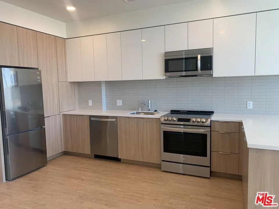 11750 Wilshire Boulevard #3405 Los Angeles, CA 90025