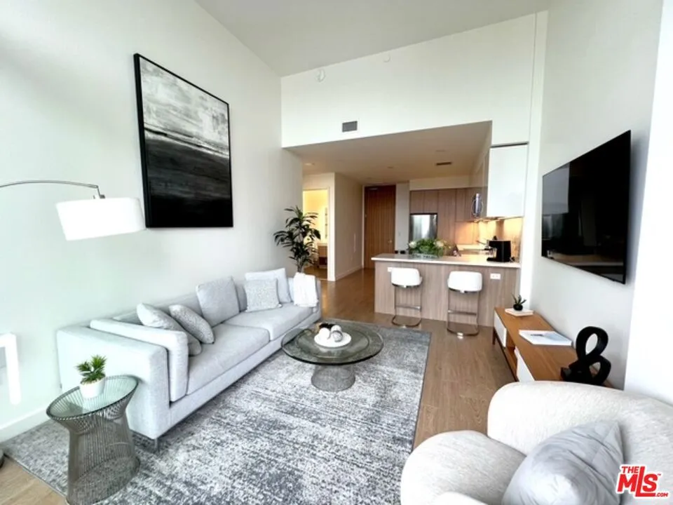 11750 Wilshire Boulevard #3405 Los Angeles, CA 90025