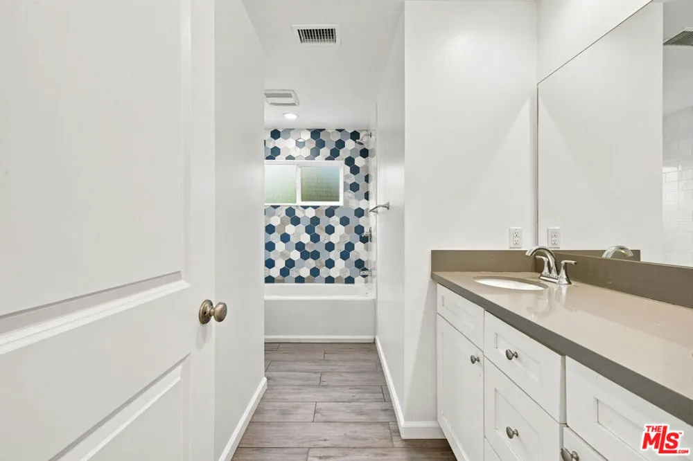 7007 Claire Avenue Los Angeles, CA 91335