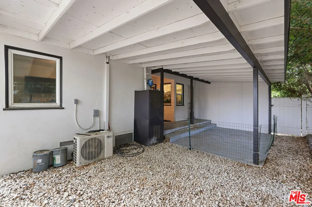 7007 Claire Avenue Los Angeles, CA 91335