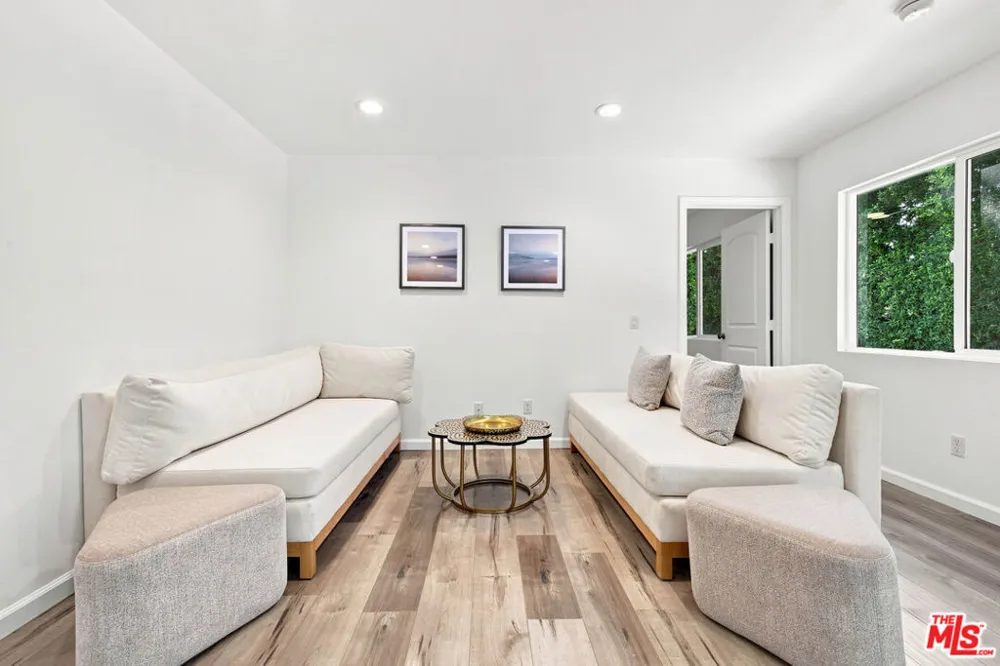 7007 Claire Avenue Los Angeles, CA 91335