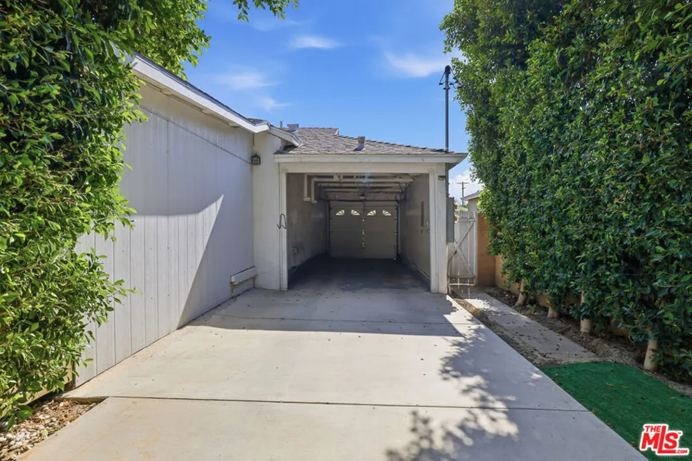 7007 Claire Avenue Los Angeles, CA 91335