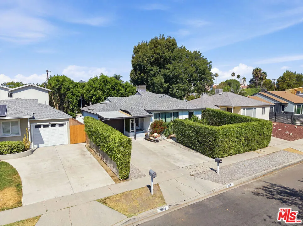 7007 Claire Avenue Los Angeles, CA 91335