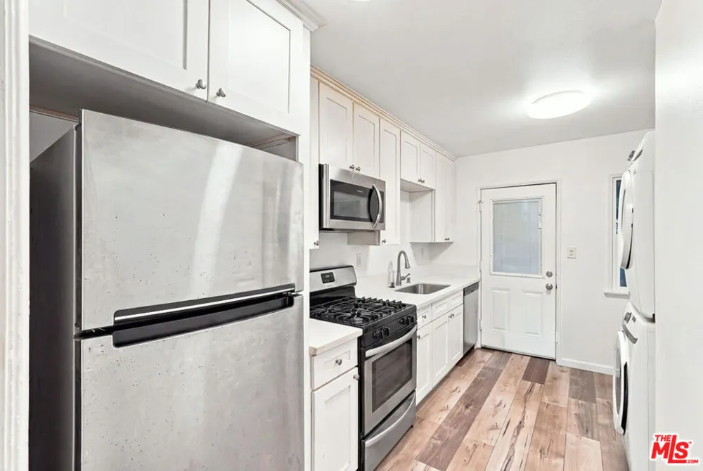 7007 Claire Avenue Los Angeles, CA 91335
