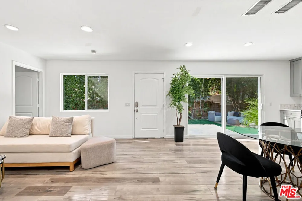 7007 Claire Avenue Los Angeles, CA 91335