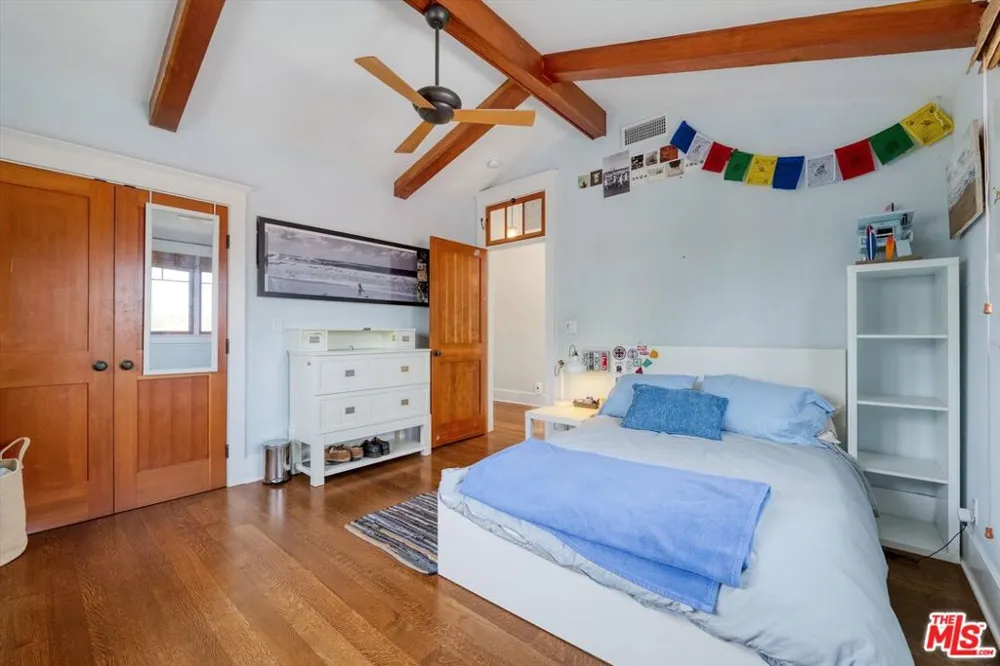 933 Venezia Avenue Venice, CA 90291