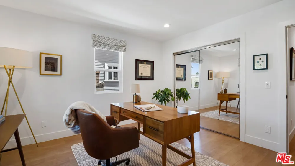 2940 11th Avenue Los Angeles, CA 90018