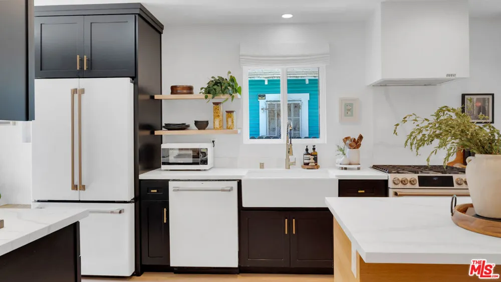 2940 11th Avenue Los Angeles, CA 90018