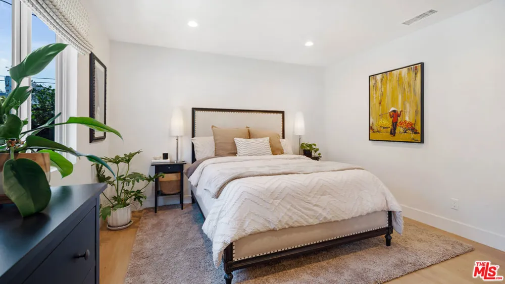 2940 11th Avenue Los Angeles, CA 90018