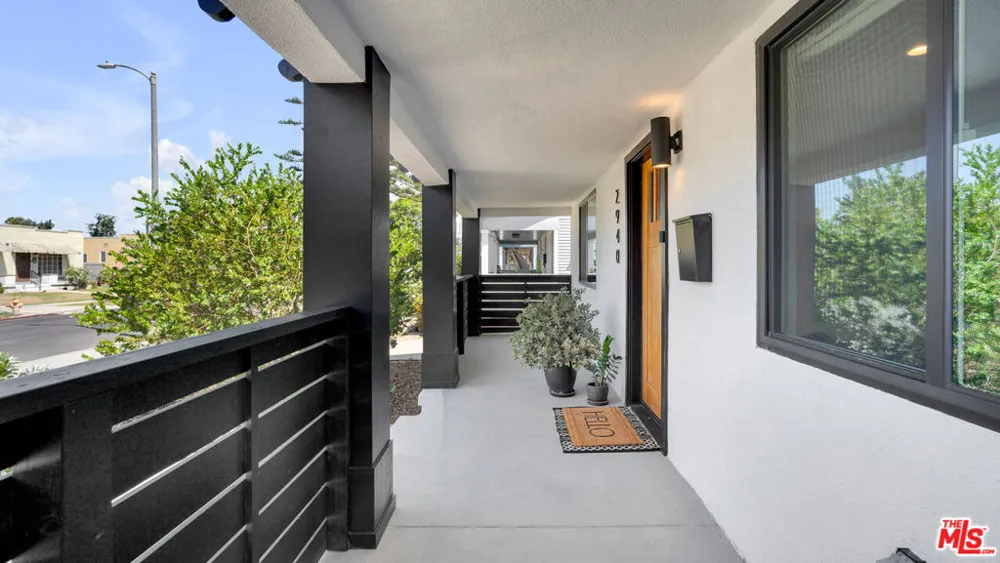 2940 11th Avenue Los Angeles, CA 90018