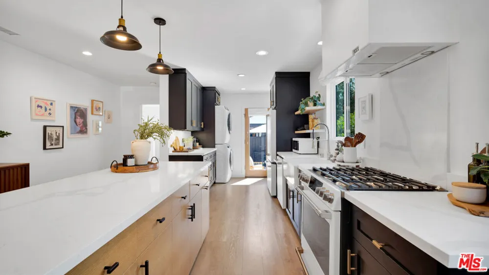 2940 11th Avenue Los Angeles, CA 90018