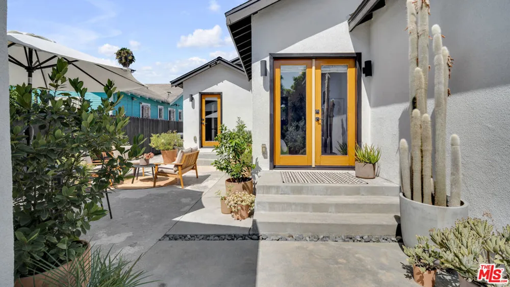 2940 11th Avenue Los Angeles, CA 90018