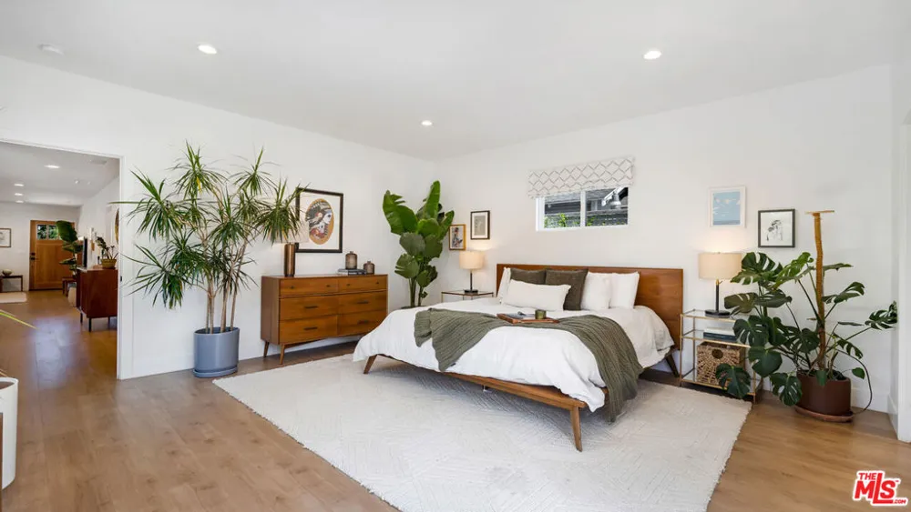 2940 11th Avenue Los Angeles, CA 90018