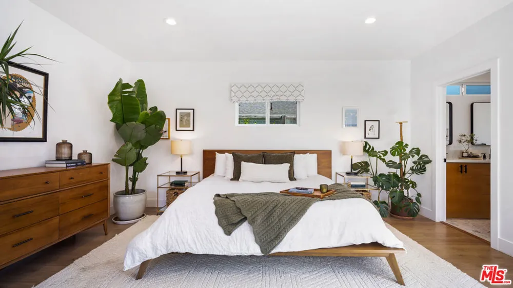 2940 11th Avenue Los Angeles, CA 90018