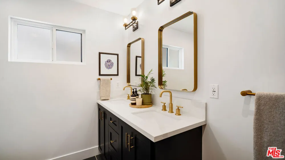 2940 11th Avenue Los Angeles, CA 90018