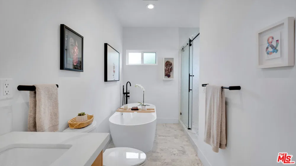 2940 11th Avenue Los Angeles, CA 90018