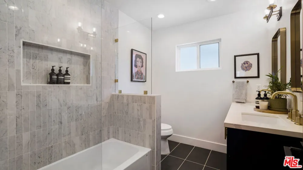2940 11th Avenue Los Angeles, CA 90018
