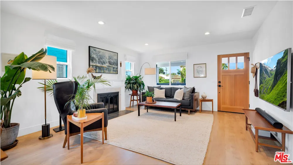 2940 11th Avenue Los Angeles, CA 90018