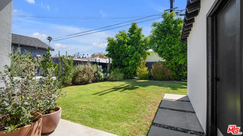 2940 11th Avenue Los Angeles, CA 90018