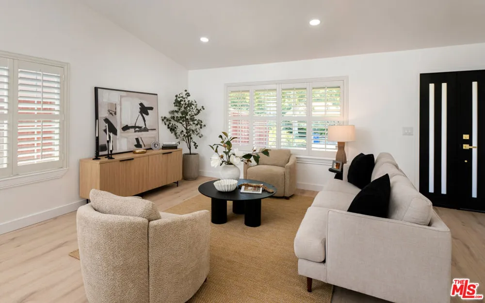 8334 Denise Lane West Hills, CA 91304