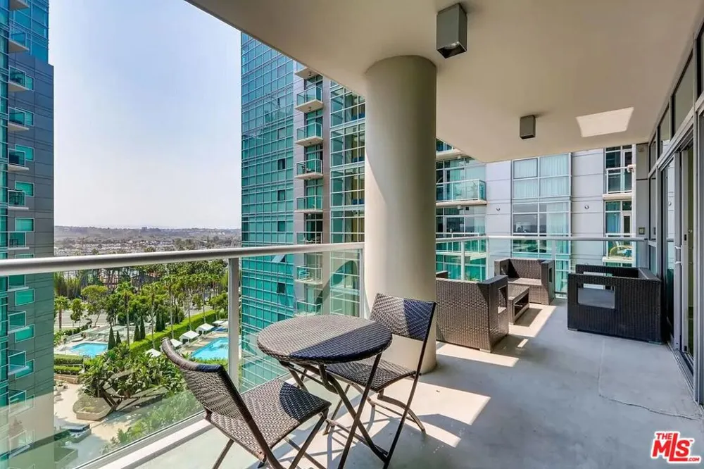 13700 Marina Pointe Drive #1225 Marina del Rey, CA 90292