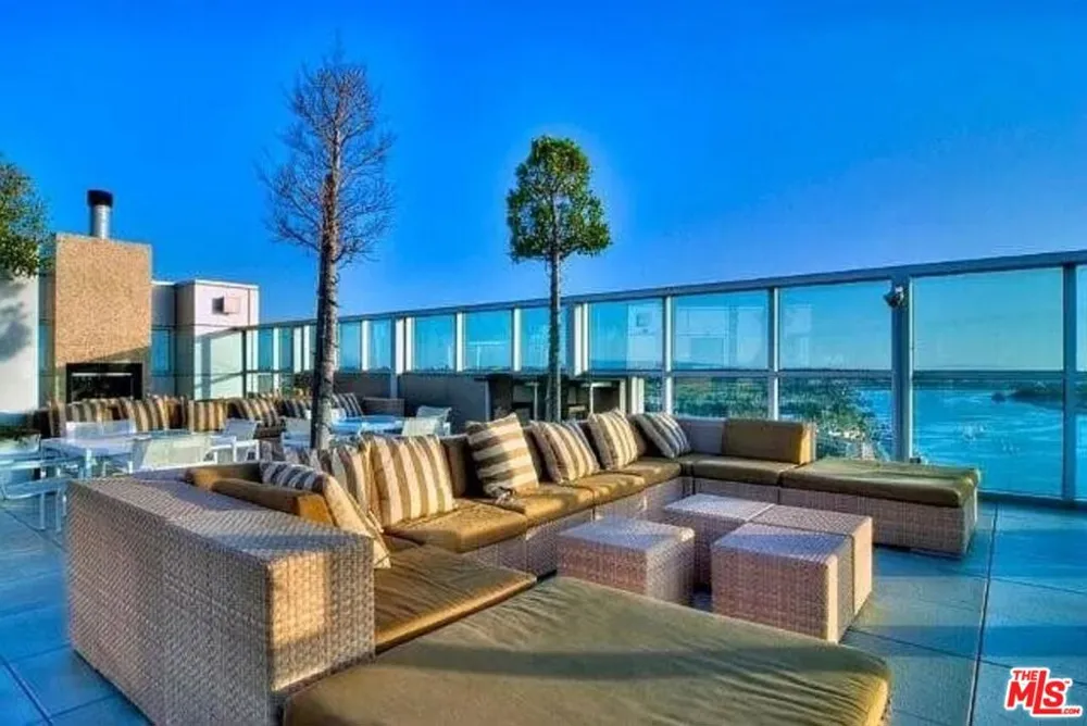 13700 Marina Pointe Drive #1225 Marina del Rey, CA 90292