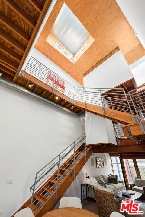 503 San Juan Avenue Venice, CA 90291