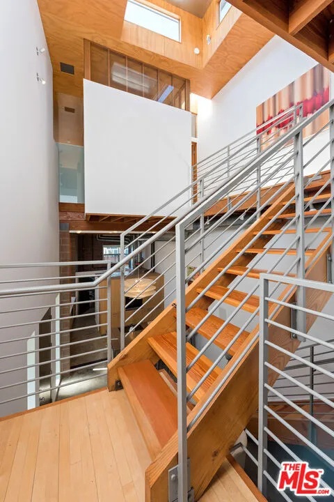 503 San Juan Avenue Venice, CA 90291