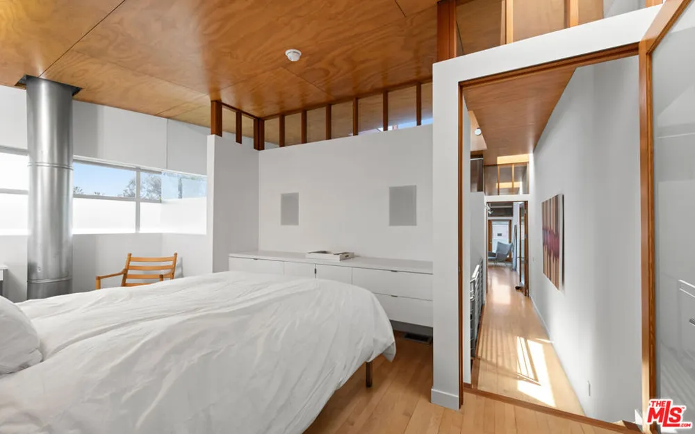 503 San Juan Avenue Venice, CA 90291