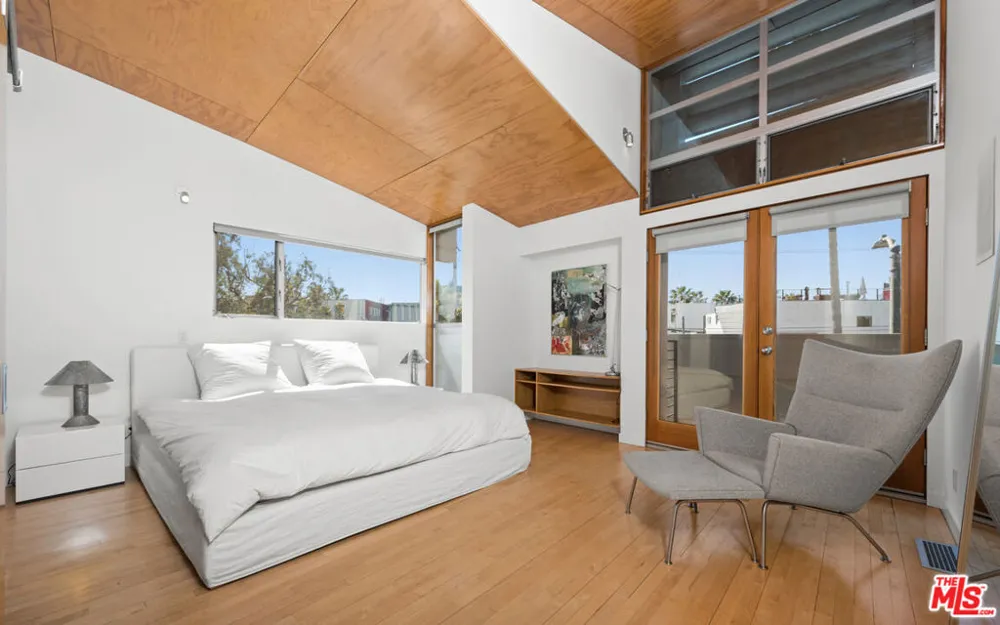 503 San Juan Avenue Venice, CA 90291