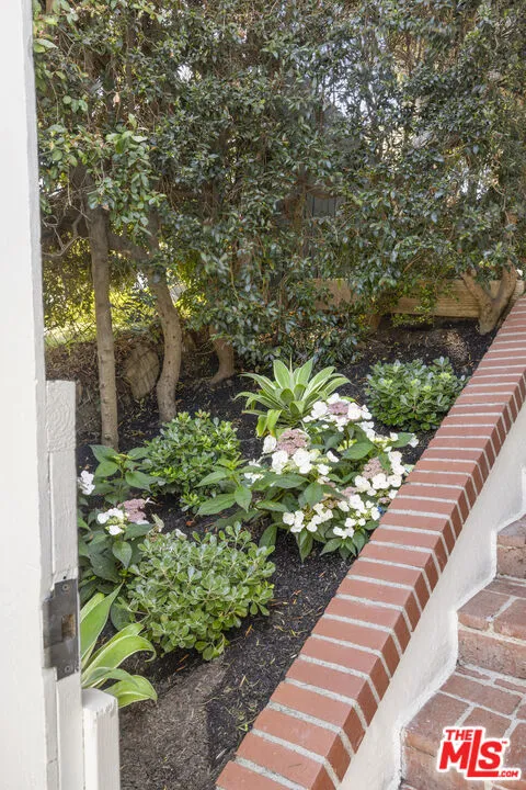 1706 Comstock Avenue Los Angeles, CA 90024