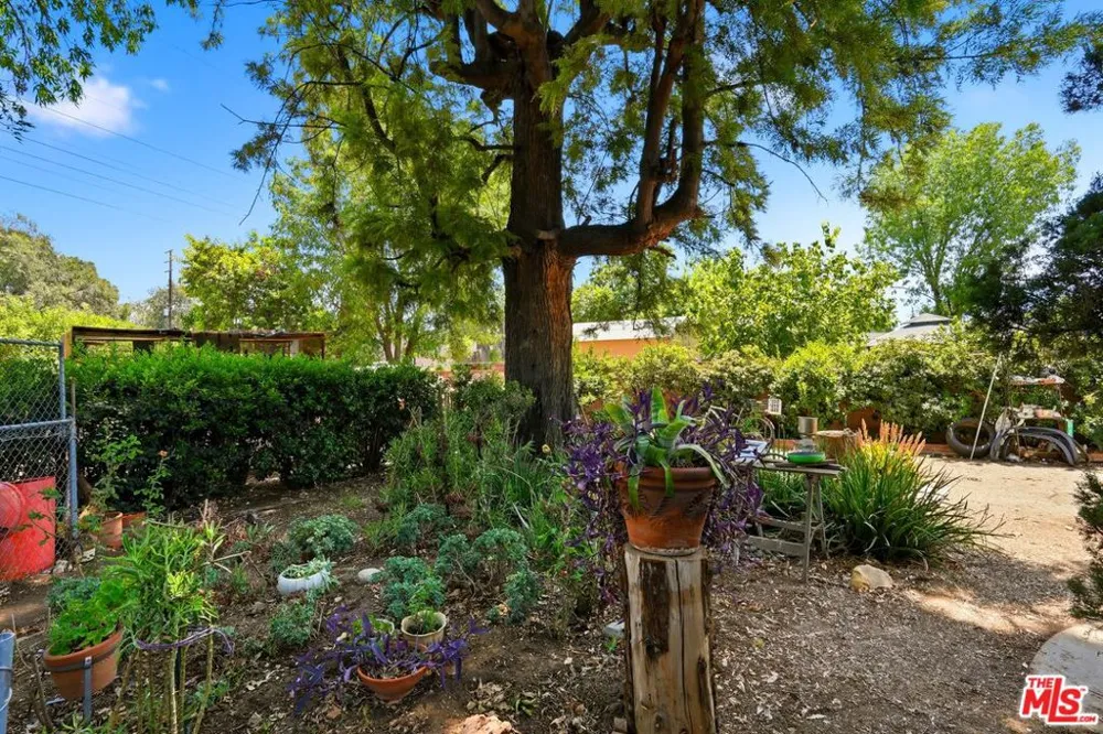 7650 Wilbur Avenue Los Angeles, CA 91335