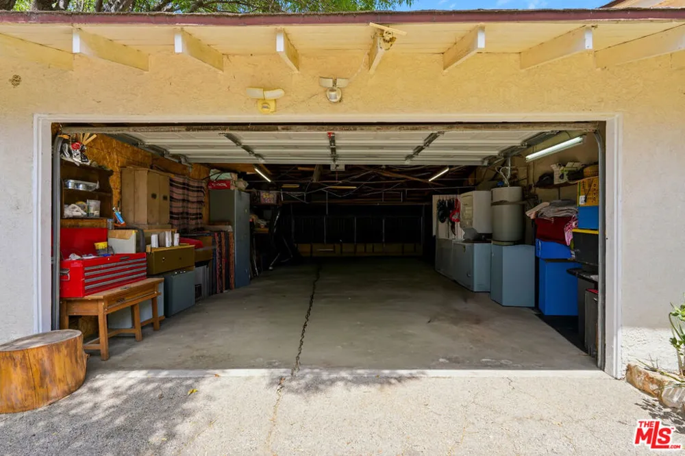 7650 Wilbur Avenue Los Angeles, CA 91335