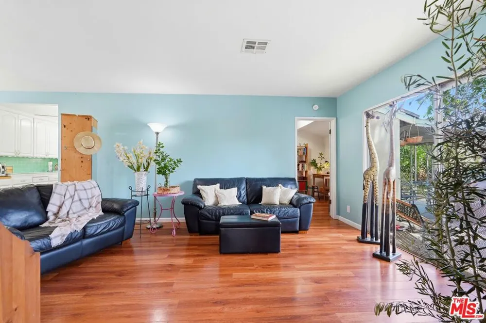 7650 Wilbur Avenue Los Angeles, CA 91335
