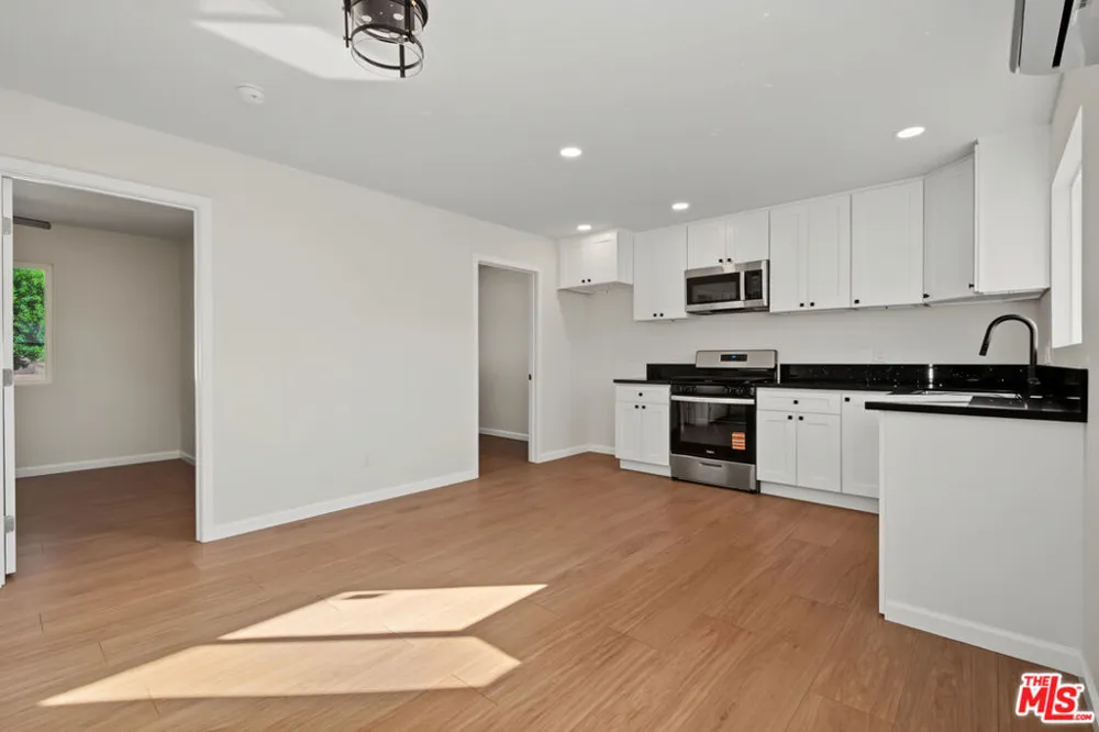 11512 Fenton Avenue Sylmar, CA 91342