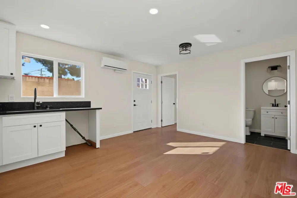 11512 Fenton Avenue Sylmar, CA 91342