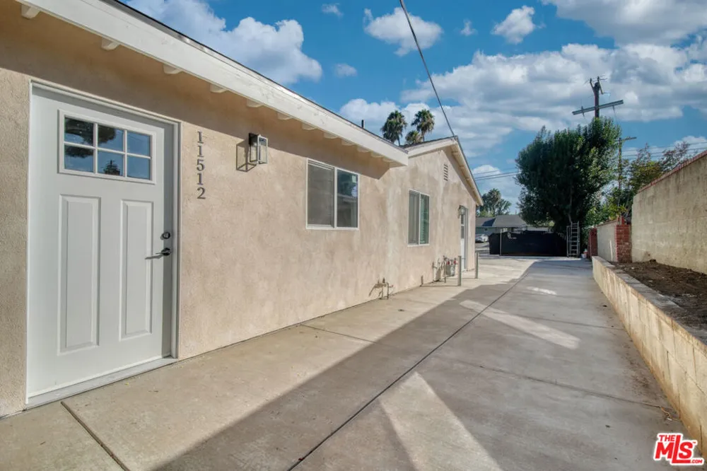 11512 Fenton Avenue Sylmar, CA 91342