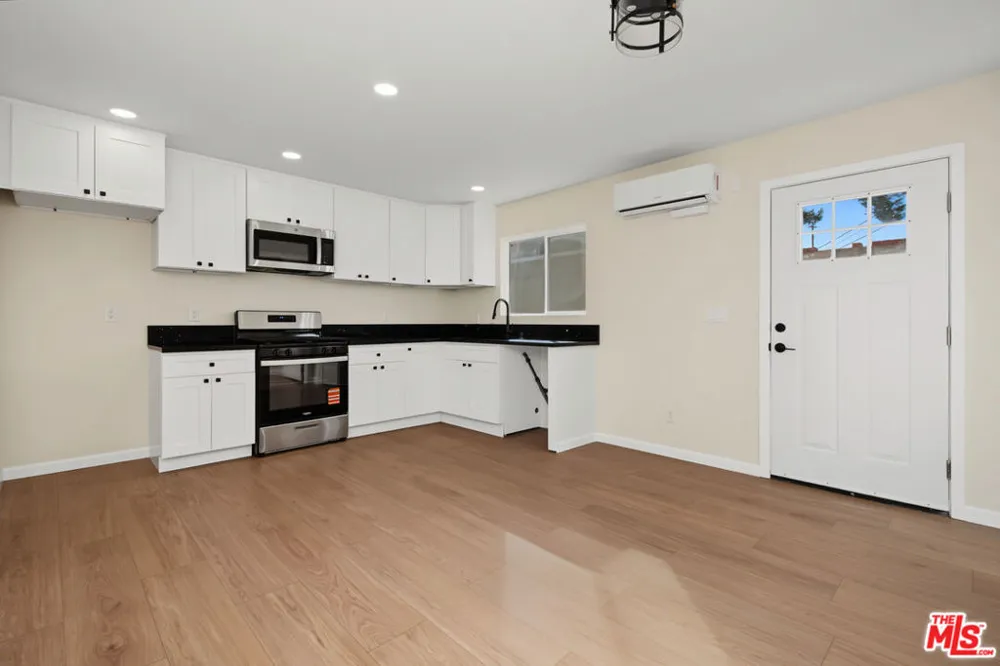 11512 Fenton Avenue Sylmar, CA 91342