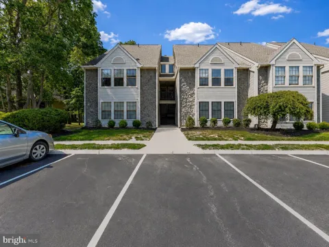 19 SUMMIT COURT