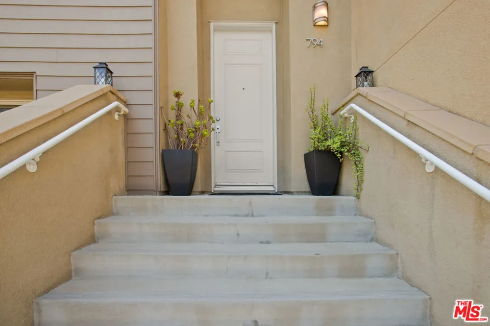 794 Colorado Circle Carson, CA 90745