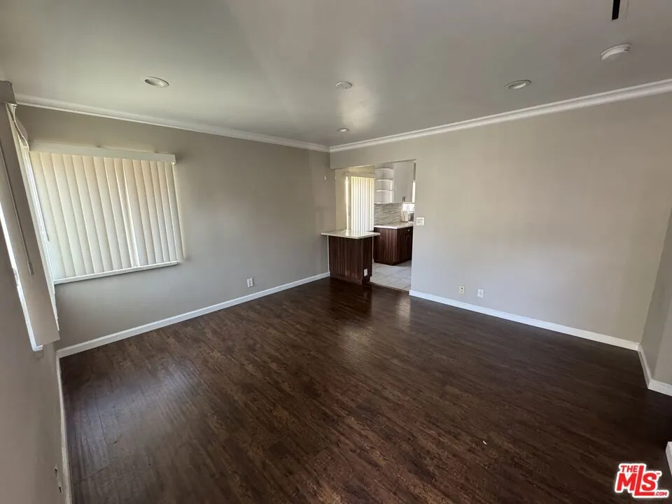 470 W California Avenue #A Glendale, CA 91203