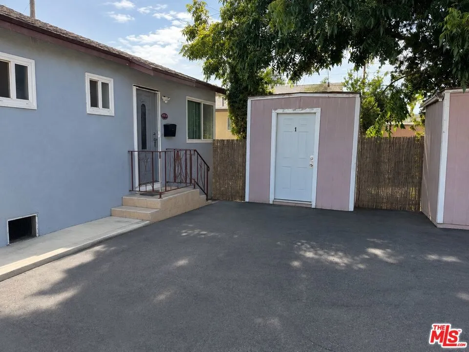 470 W California Avenue #A Glendale, CA 91203