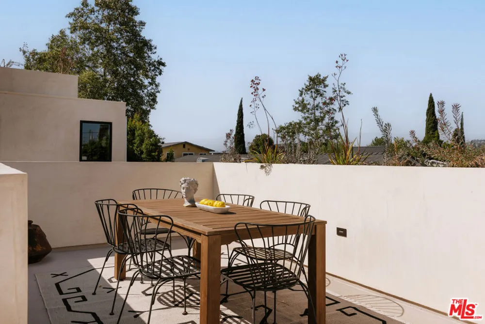 2404 Birkdale Street Los Angeles, CA 90031