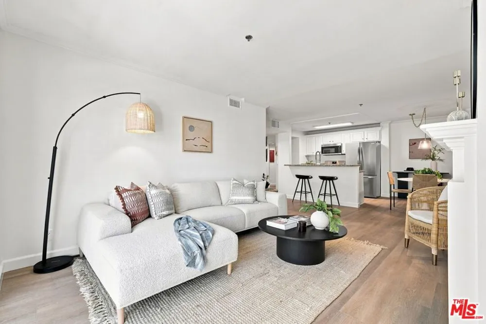 4401 Sepulveda Boulevard #202 Sherman Oaks, CA 91403