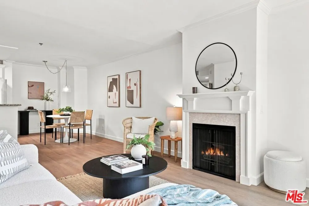 4401 Sepulveda Boulevard #202 Sherman Oaks, CA 91403