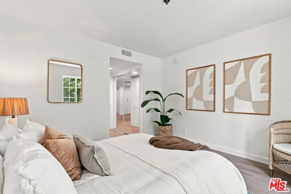 4401 Sepulveda Boulevard #202 Sherman Oaks, CA 91403